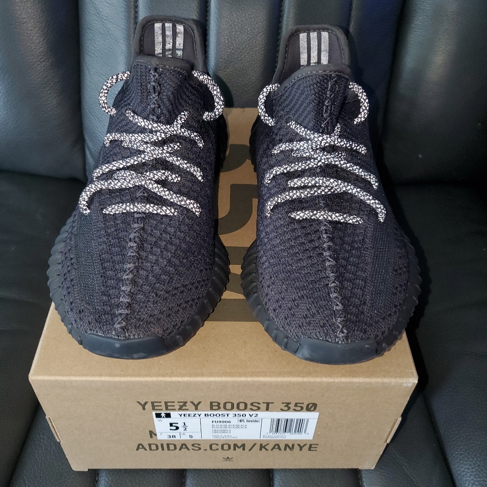 Yeezy 350 black